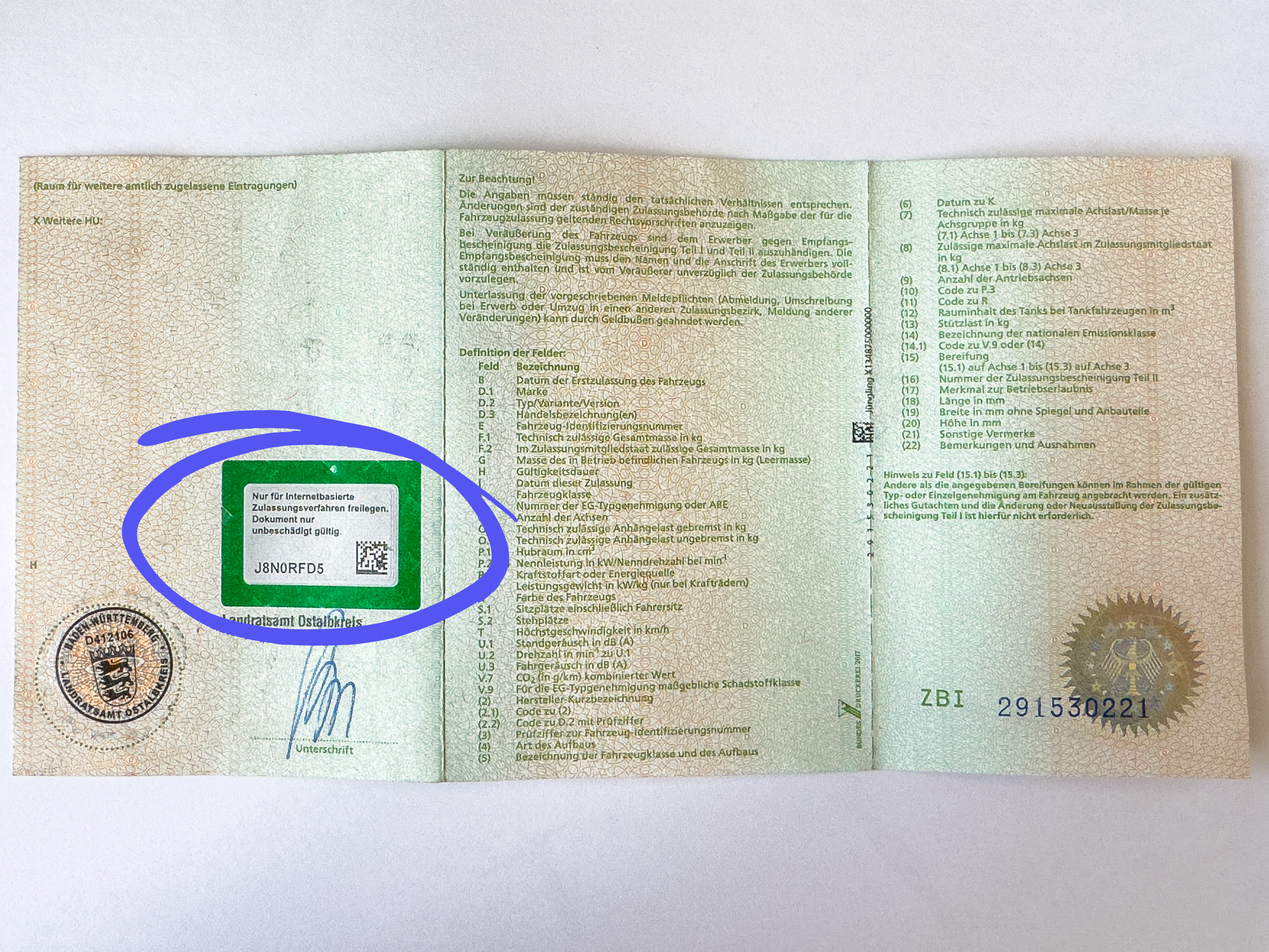 Feld mit Sicherheitscode auf der Zulassungsbescheinigung Teil 1